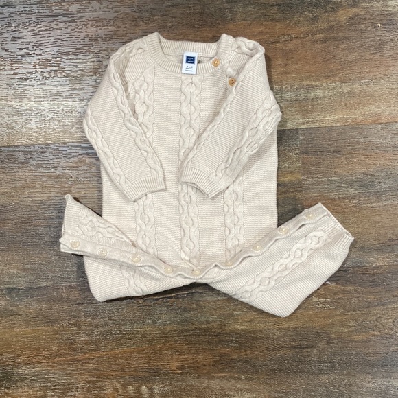 GAP cable knit sweater one piece - Picture 3 of 4
